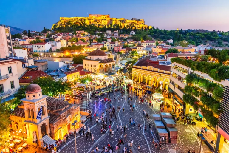 Athen, Griechenland - Monastiraki-Platz und Akropolis